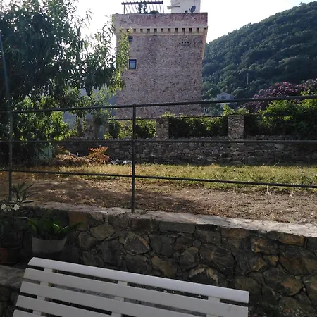 Flat With Sea View And Garden Apartment *