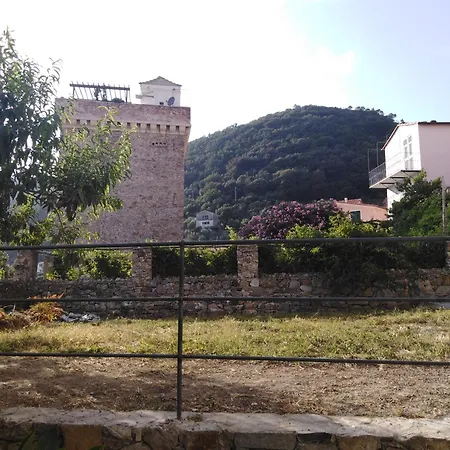 Flat With Sea View And Garden Apartment Framura